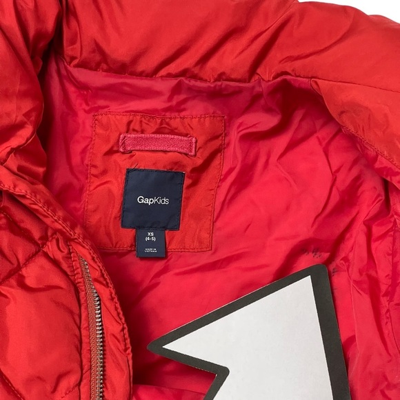 Size 4-5 Boy Gap Kids Red Quilted Jacket, Cat&Jack and H&M Sweater Bundle - Picture 7 of 12
